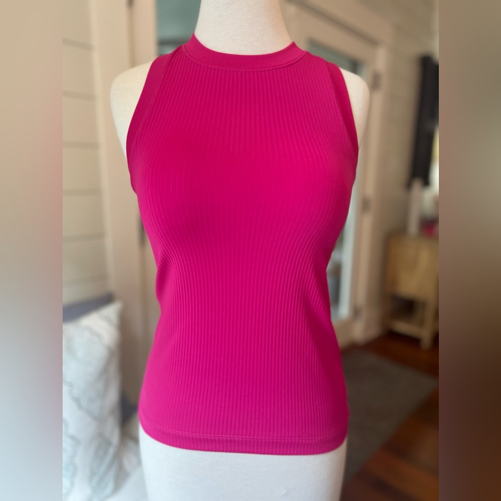 Calla by Carrie Underwood hot pink fitted tank